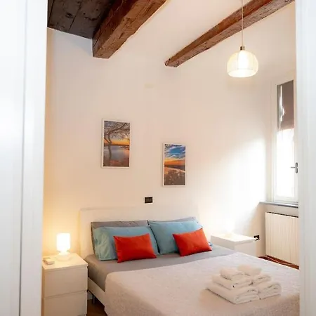 Center Modern House In Medieval Area Ferrara